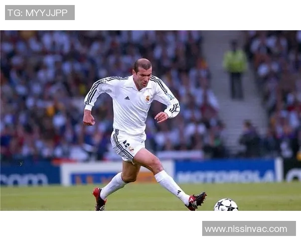 聚焦绿茵巨星闪耀瞬间展现足球球星卡背后真实风采